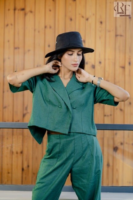 Elegant Linen Crop Top & Pant Set - Image 2